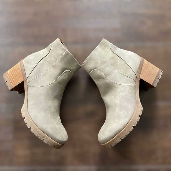 KORKS by Kork-Ease Esmelreda Ankle Boots • Size 9 • Women - Picture 2 of 14